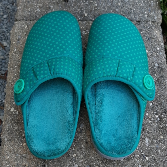 vionic orthopedic slippers